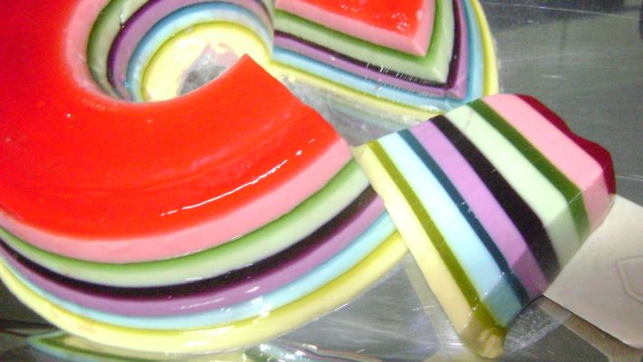 Receita de gelatina colorida em camadas