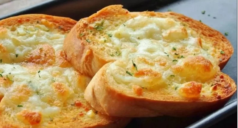 Pão de alho com queijo