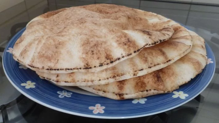 Como fazer pão árabe no microondas