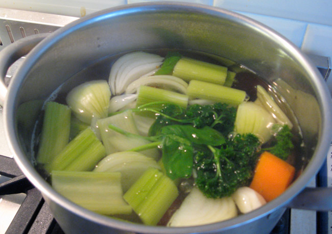 Receita de caldo de legumes caseiro simples