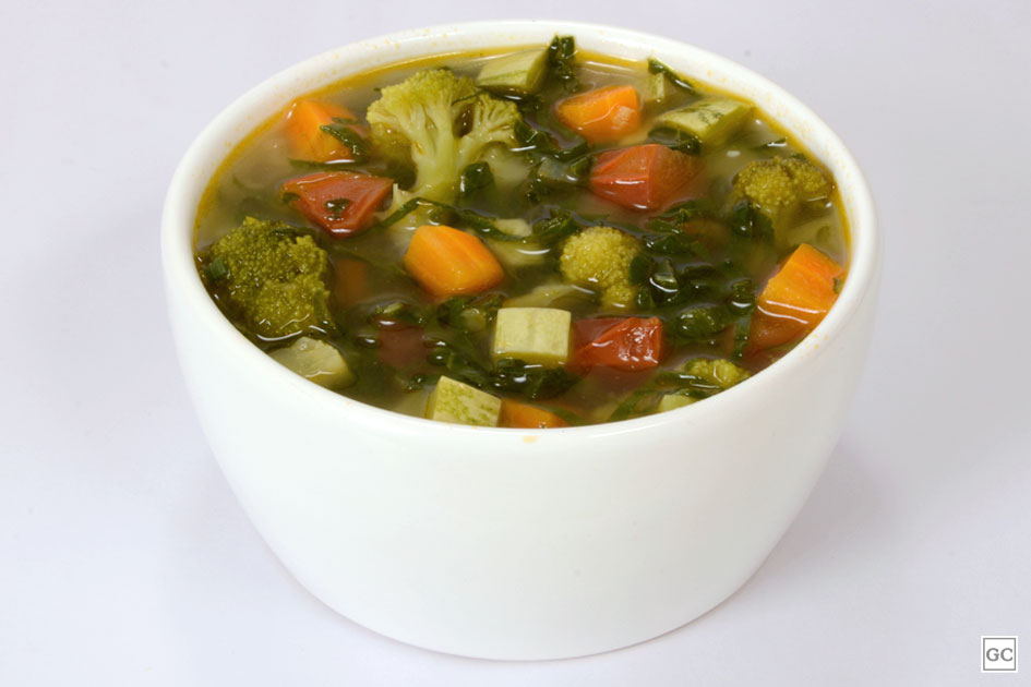 Receita de sopa detox de legumes caseiro
