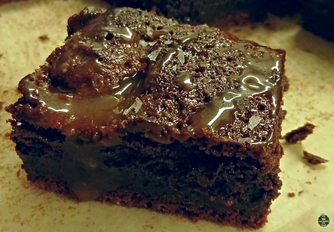 Brownie com caramelo salgado irresistível 