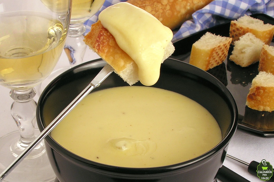 Fondue de queijo clássico uma delícia
